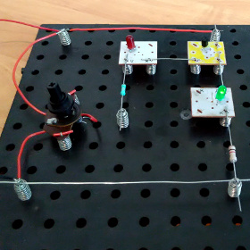 Spannungssteuerung des Feldeffekt Transistors